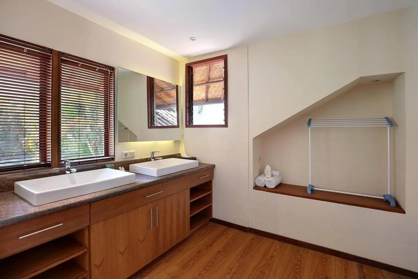 빌라 Super Value 4 Bedroom, Walk To Bintang Supermarket 세미냑