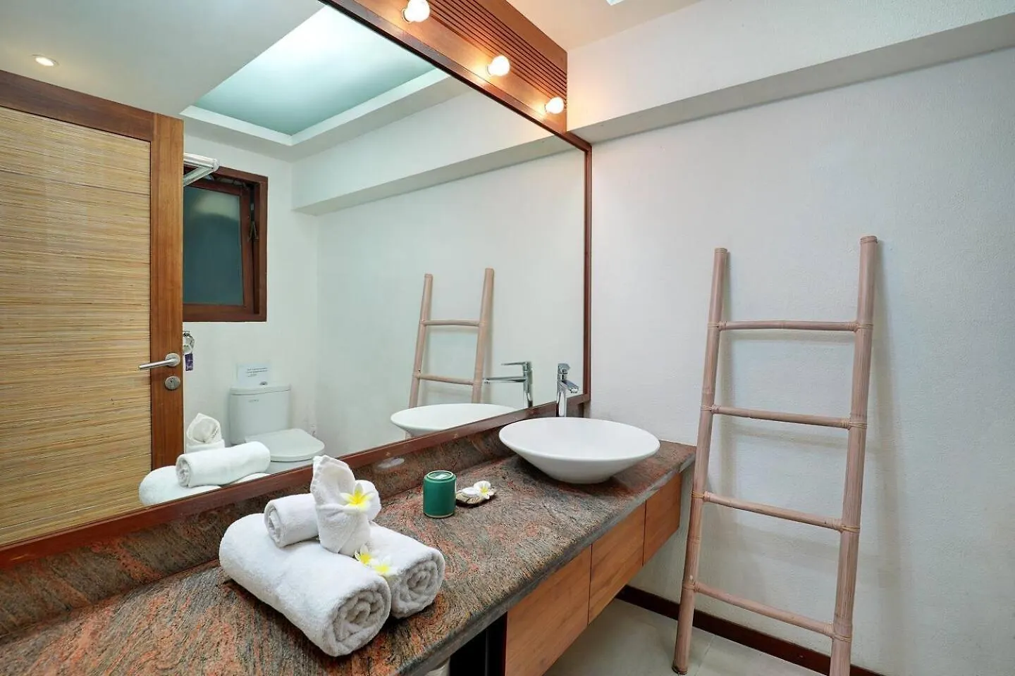 Super Value 4 Bedroom, Walk To Bintang Supermarket 세미냑 빌라
