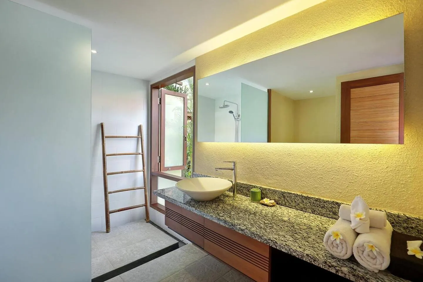 Super Value 4 Bedroom, Walk To Bintang Supermarket 세미냑 0*,