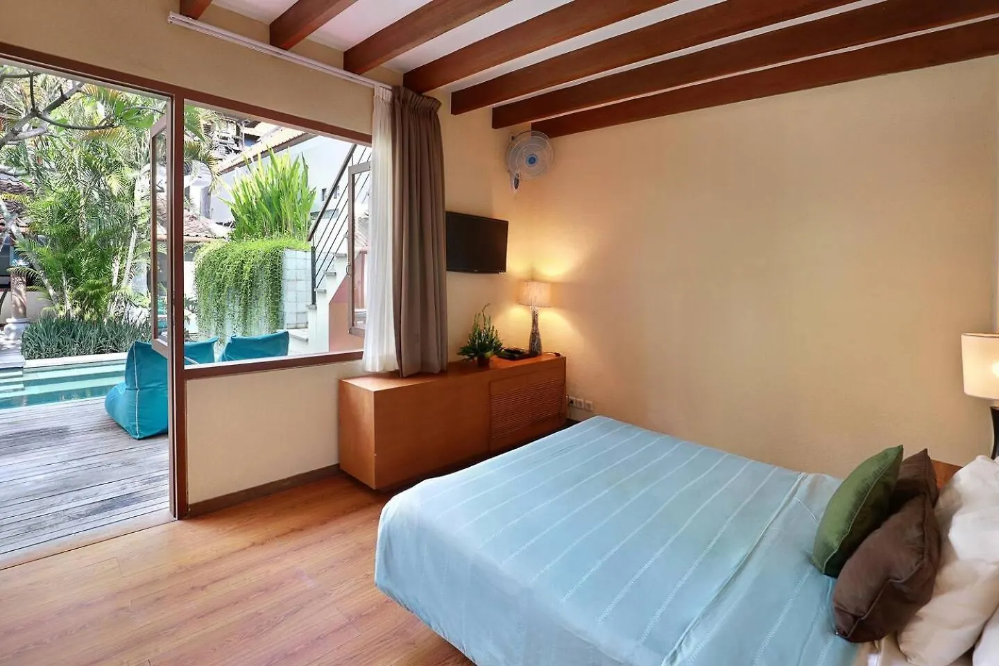 Super Value 4 Bedroom, Walk To Bintang Supermarket 세미냑
