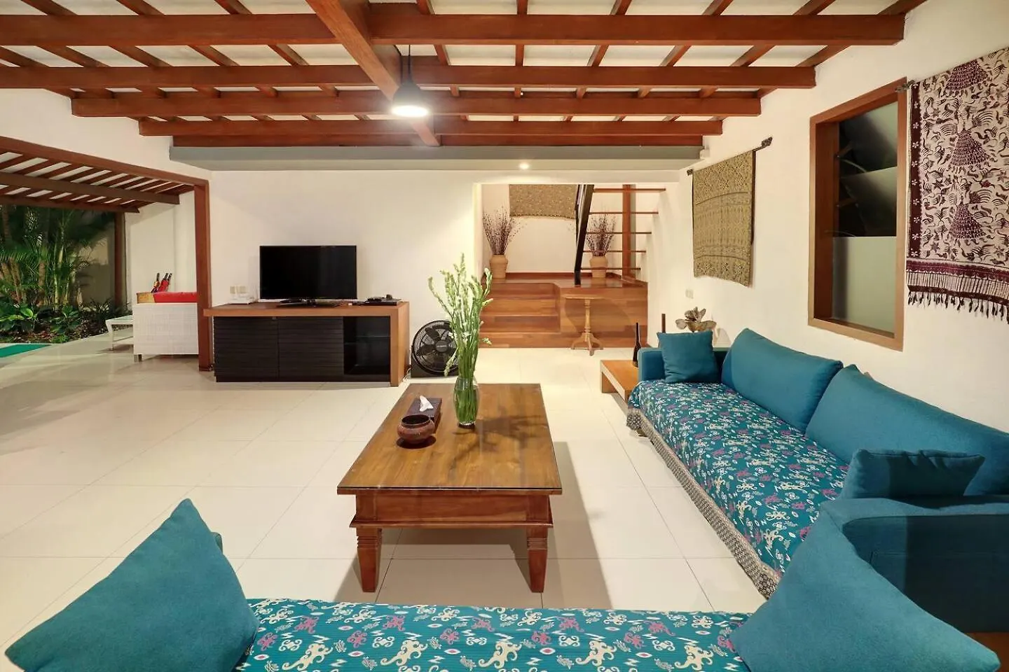 Super Value 4 Bedroom, Walk To Bintang Supermarket 세미냑