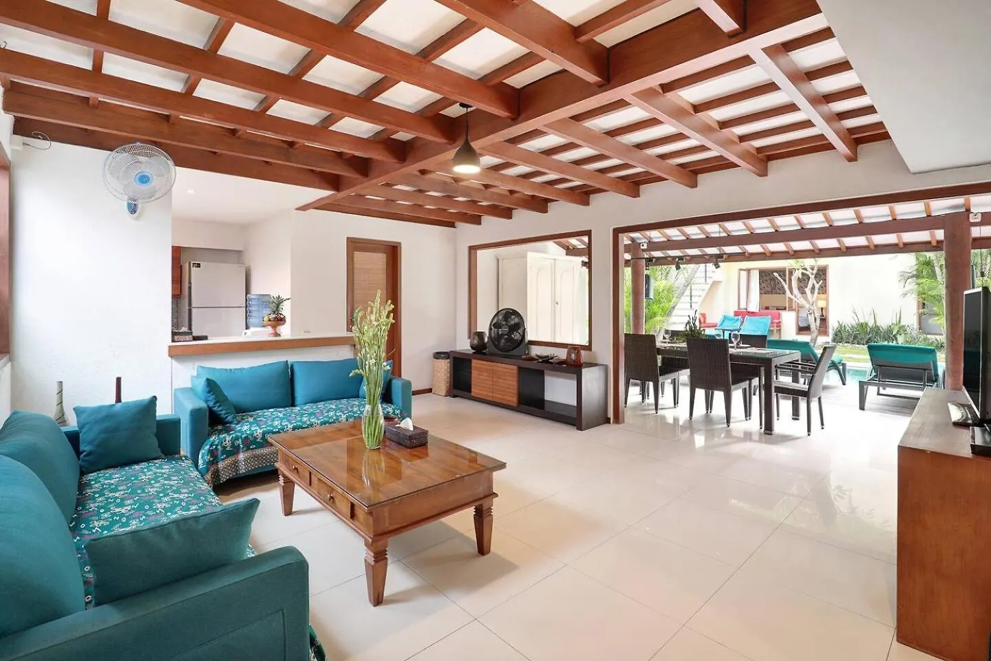 Super Value 4 Bedroom, Walk To Bintang Supermarket 세미냑